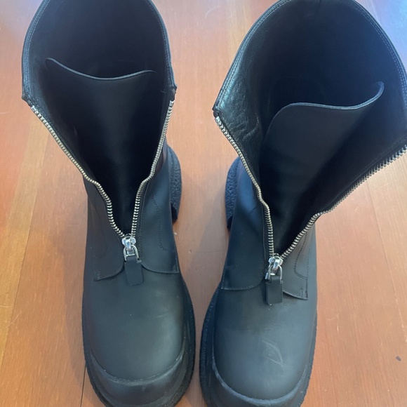 Stuart Weitzman Charli Zip Sport Bootie US Womens 10 / EU 40.5 - Picture 4 of 6